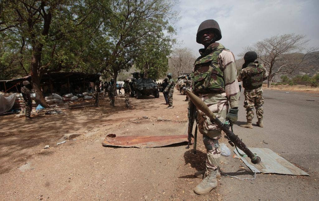 Boko Haram terus membunuh dan membakar dalam menghadapi ofensif meskipun mengungsi dari desa-desa, kamp-kamp