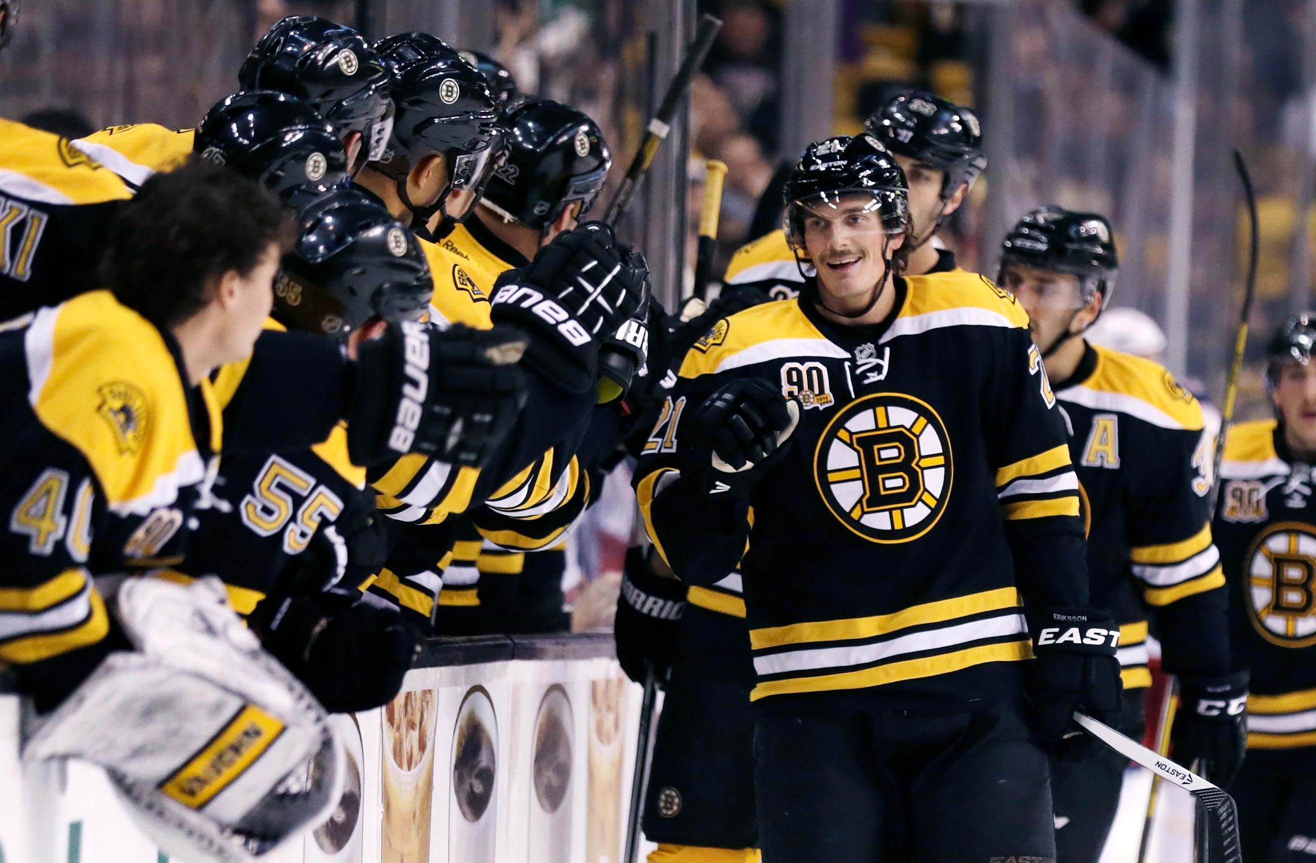 Lucic mencetak gol dengan sisa waktu 49 detik di perpanjangan waktu untuk mengangkat Boston menang 3-2 atas Blue Jackets