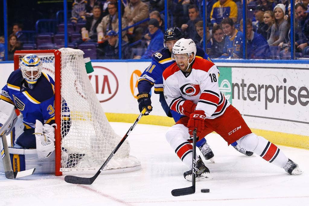 Skinner, Ryan mengangkat Badai atas Blues 4-2