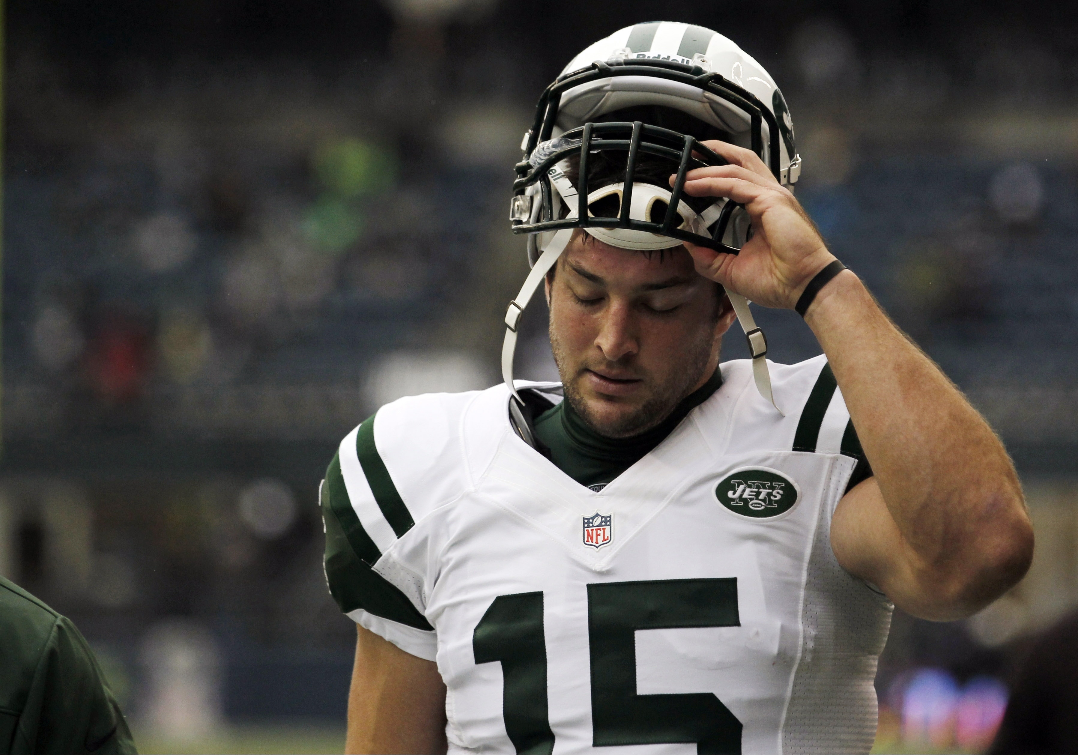 Tim Tebow trashes the Jets while delivering Easter sermon