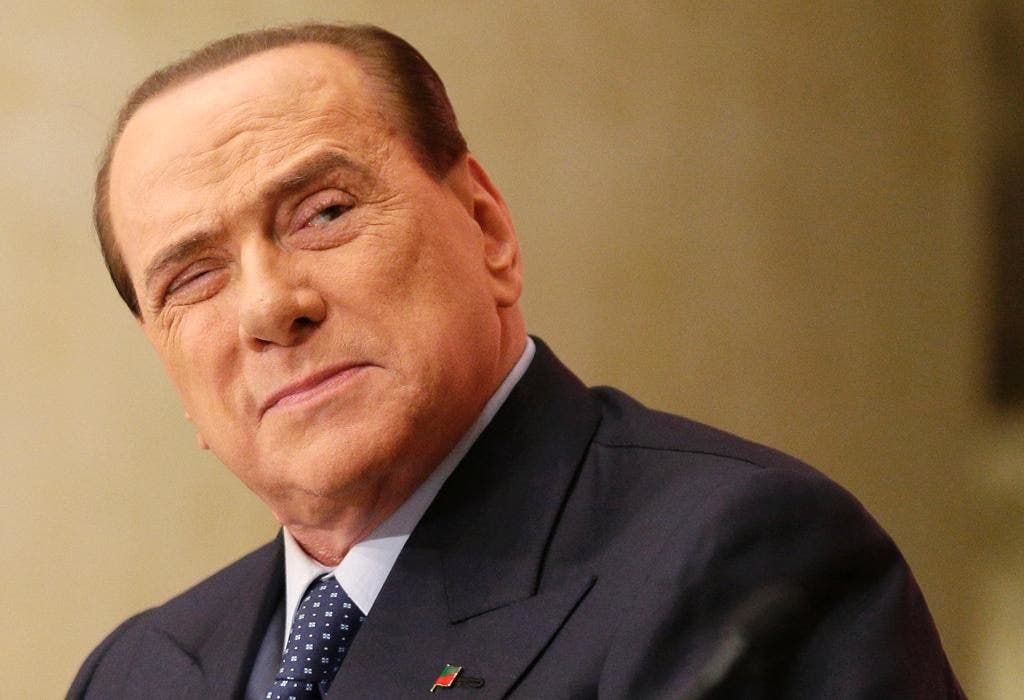 Pengadilan Naples memutuskan apakah Berlusconi menyuap senator untuk mengakhiri koalisi saingan Prodi