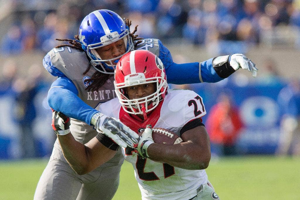 Todd Gurley kembali dari skorsing 4 pertandingan untuk bergabung kembali di no.  16 untuk bergabung dengan lini belakang Georgia yang padat