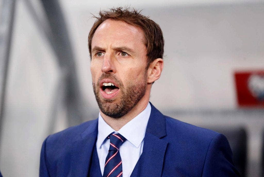 Bagi Inggris, masalahnya lebih dalam daripada Wayne Rooney