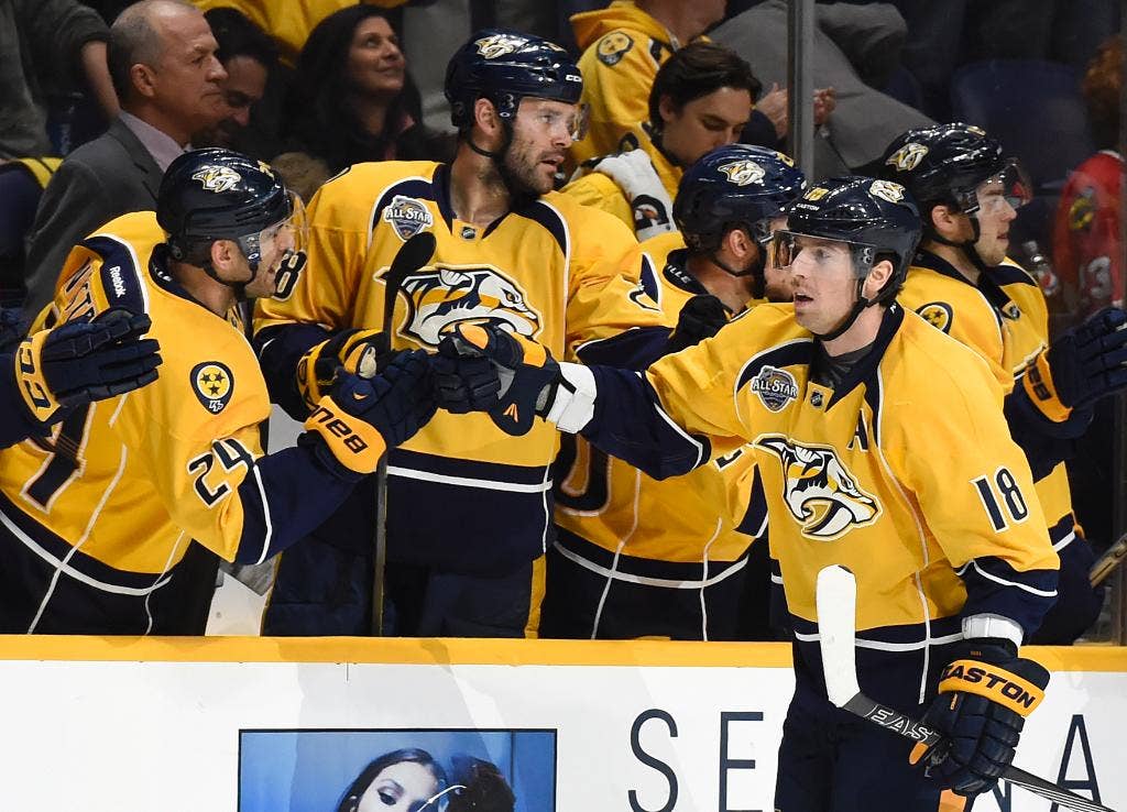 Predators score 3 in 1st, beat Blackhawks 5-1; Patrick Kane pushes ...