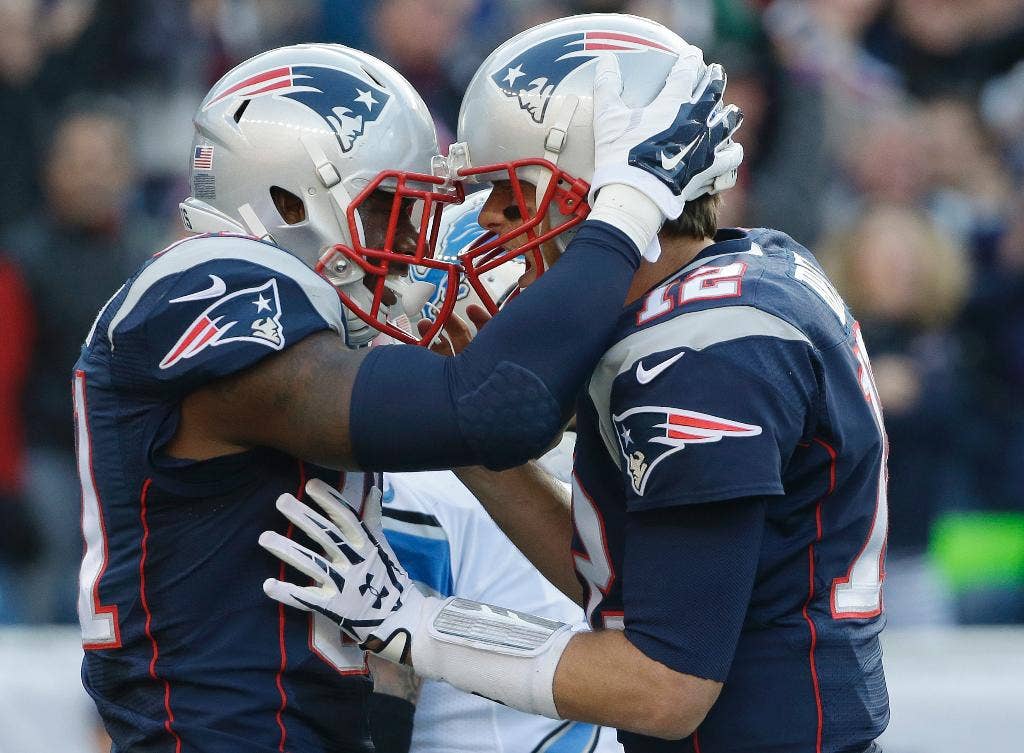 Tom Brady passes Patriots to 34-9 win over Lions