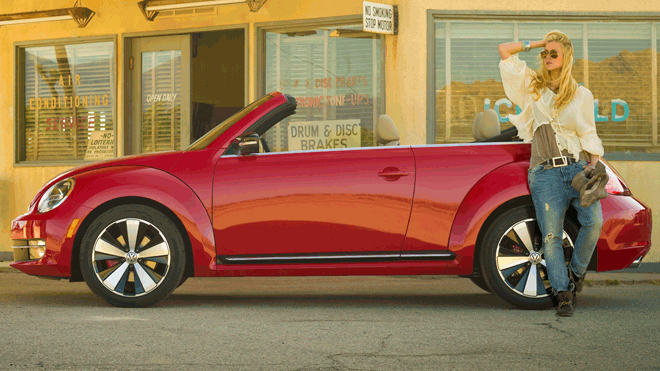 New Volkswagen Beetle Convertible opens up