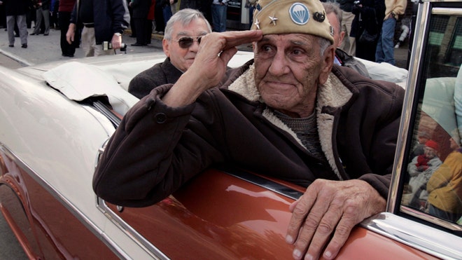 Bill 'Wild Bill' Guarnere, of 'Band of Brothers' fame, dies at 90