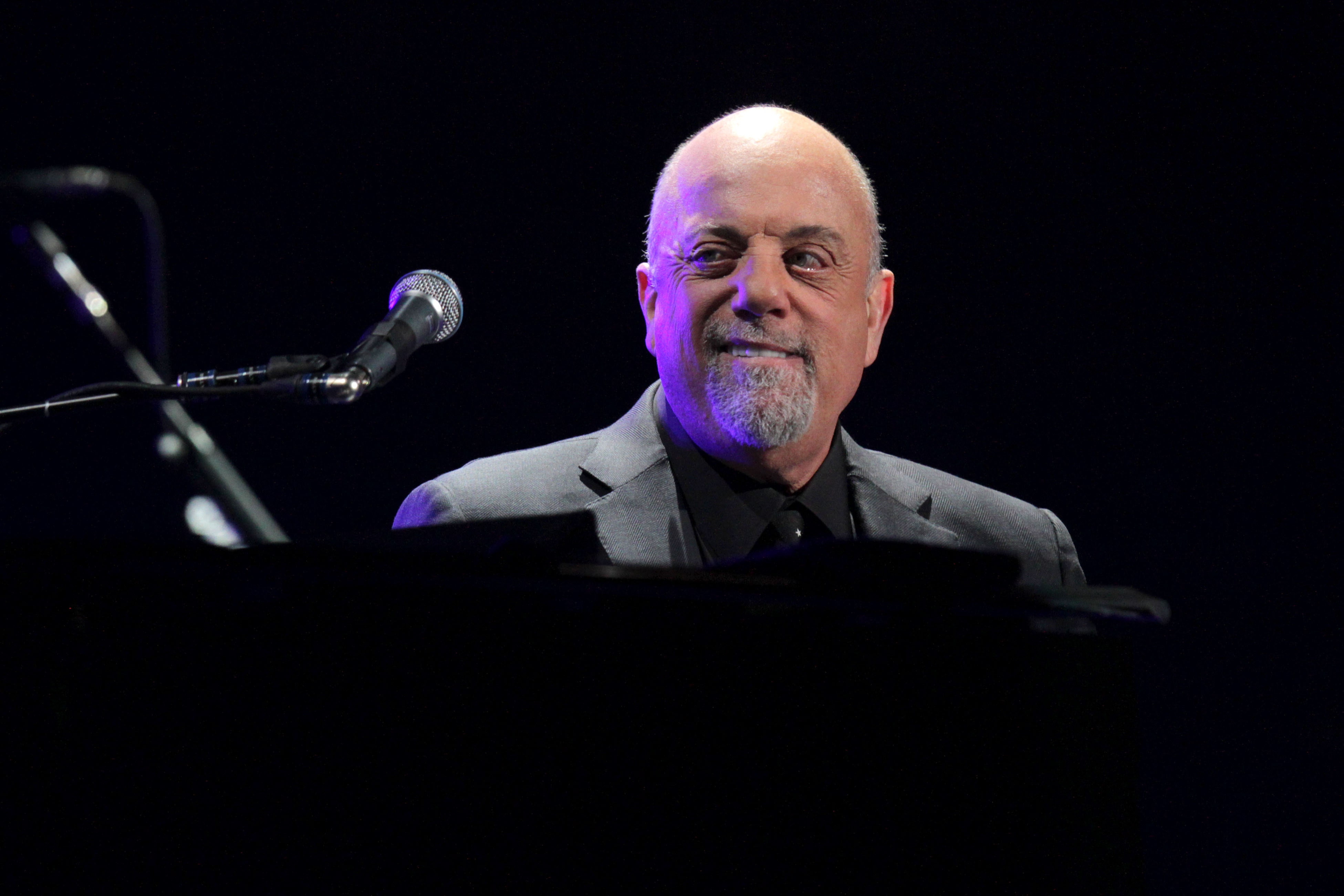 Billy joel fire. Билли Джоэл. Billy Joel сейчас. Билли Джоэл 75 лет 2024 год. Billy Joel foto
