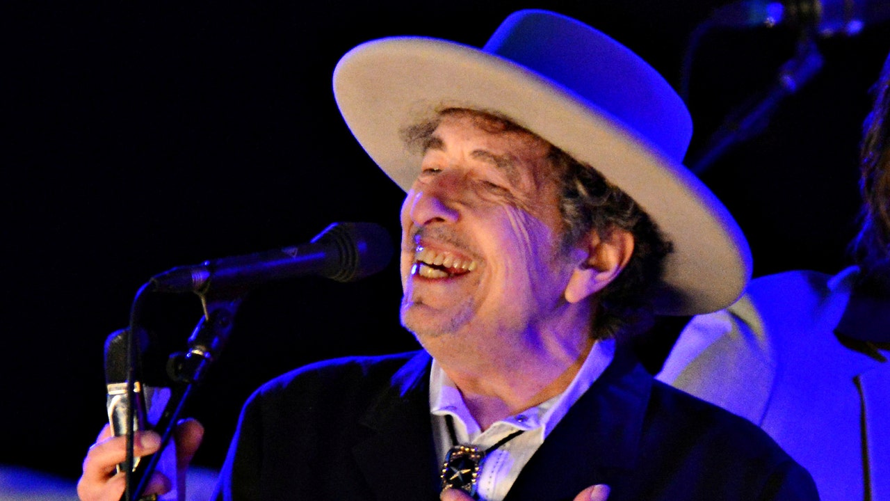 Bob Dylan’s artwork to be displayed in the U.S. this year