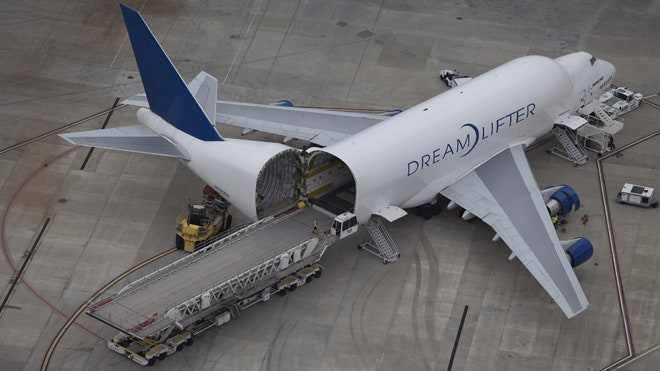 Union cancels Boeing vote, claiming gun-toting workers told it to take off