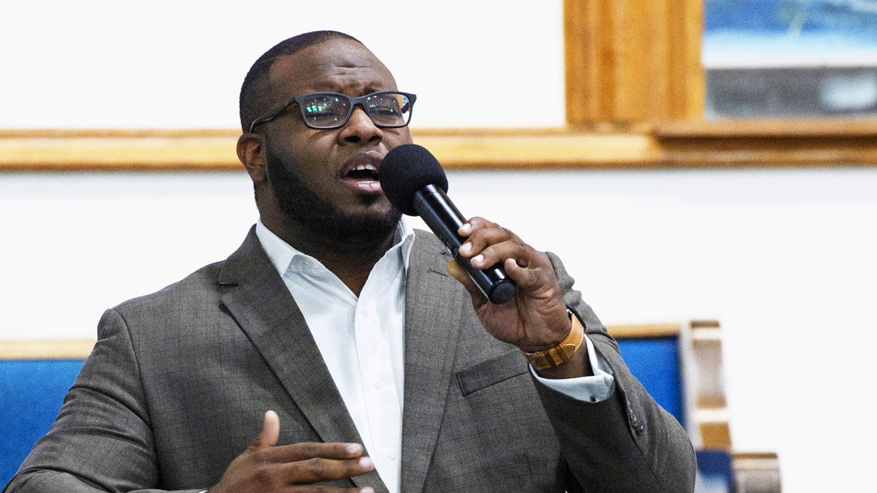 Mother of black man shot dead by white Dallas officer wonders if race ...