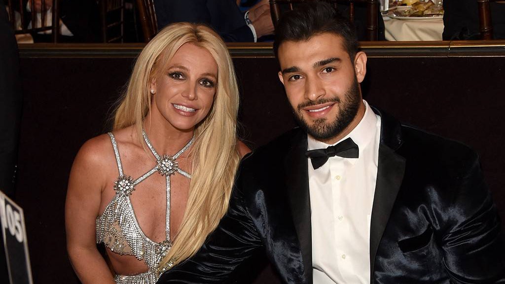 Cómo el novio de Britney Spears, Sam Asghari, la apoyó antes de la audiencia de tutela: fuente