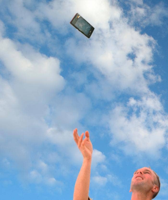 New App Encourages You to Throw Your Cell Phone at the Sky