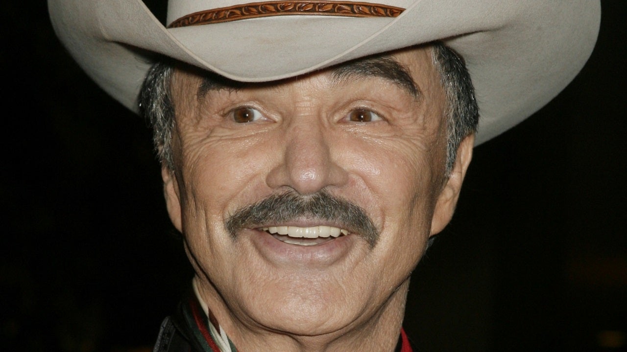 Burt Reynolds Says He Fell For Sally Field When She Was 7 Praises Hoda Kotb S Lips In Bizarre