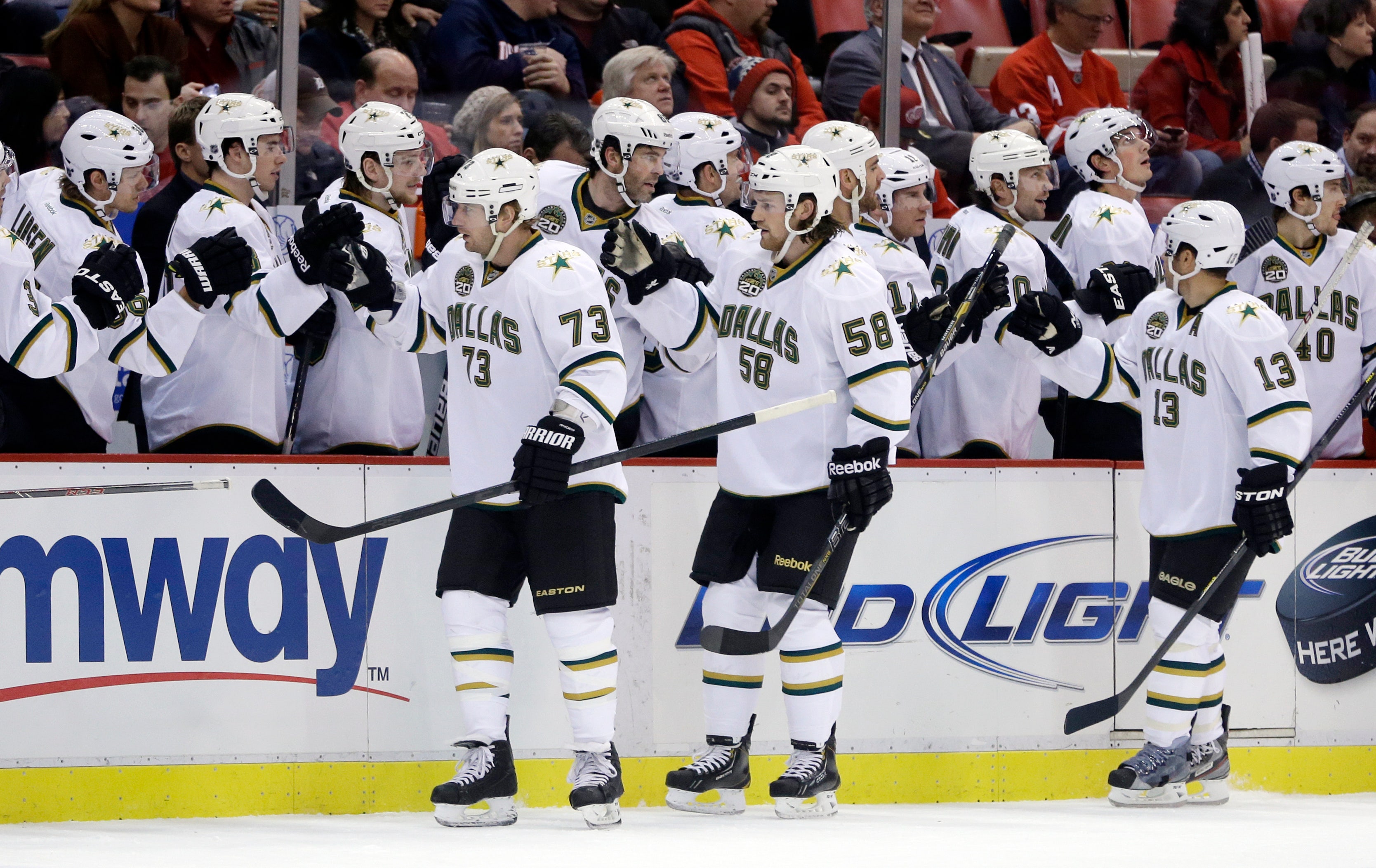 Ryder mencetak dua gol untuk Dallas;  Lehtonen menghentikan Red Wings dalam kemenangan 2-1