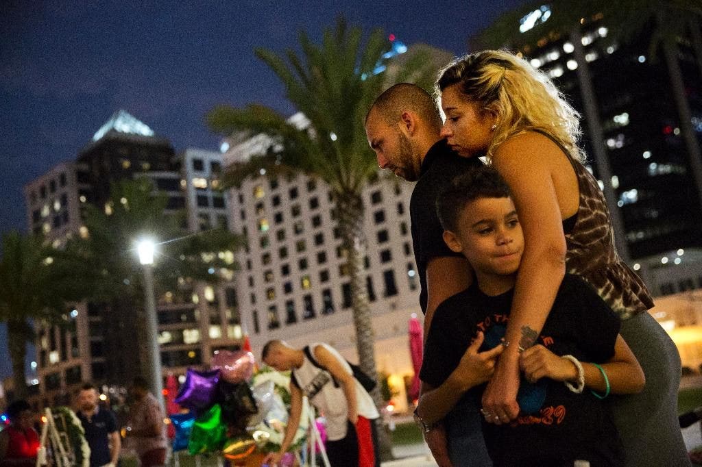 Penyelidik menembakkan jaring lebar dalam dosa klub