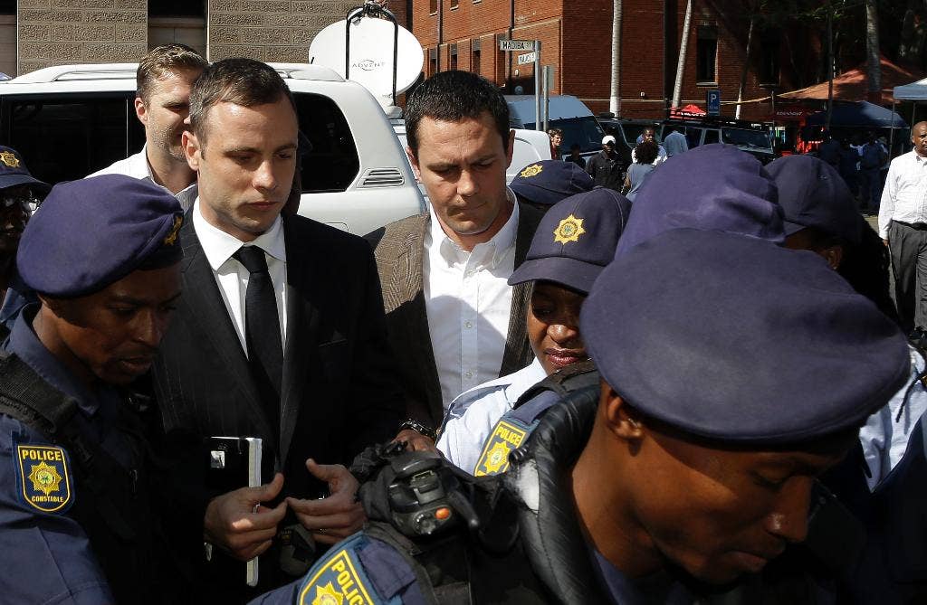 Persidangan Oscar Pistorius: Psikolog bersaksi untuk pembelaan saat hakim mempertimbangkan hukuman