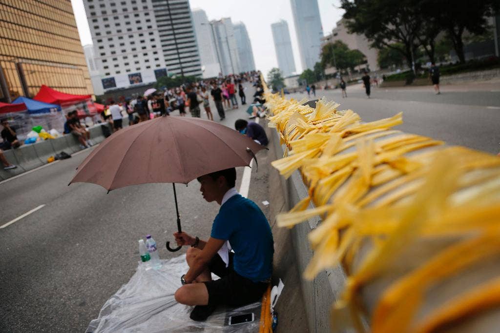 Menghadapi protes demokrasi Hong Kong: 3 pihak mempunyai pilihan untuk meredakan dan meningkatkan krisis