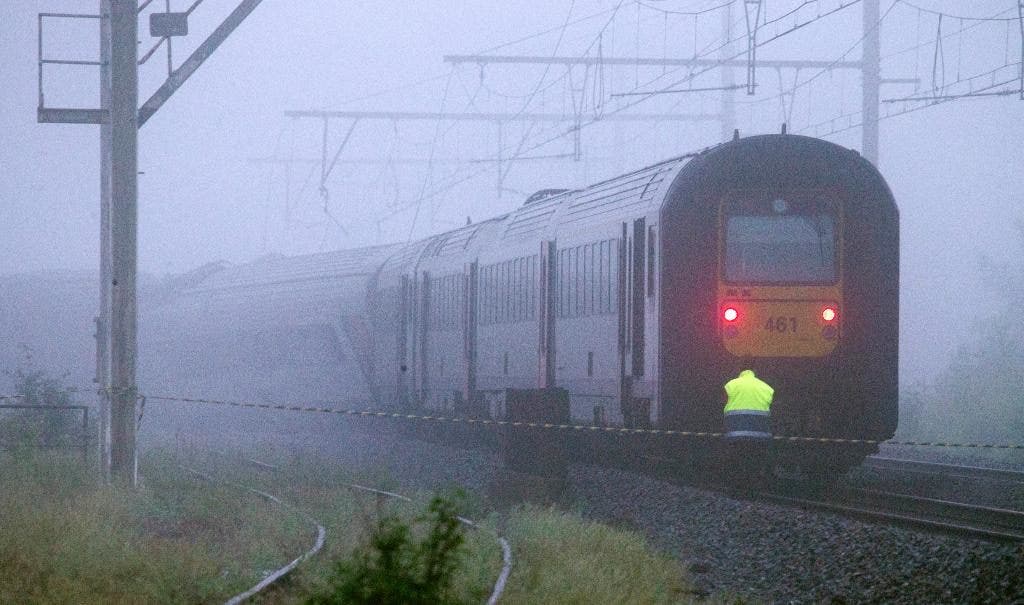 3 tewas, 10 dirawat di rumah sakit, dan 1 kereta Belgia bertabrakan dengan kereta lainnya