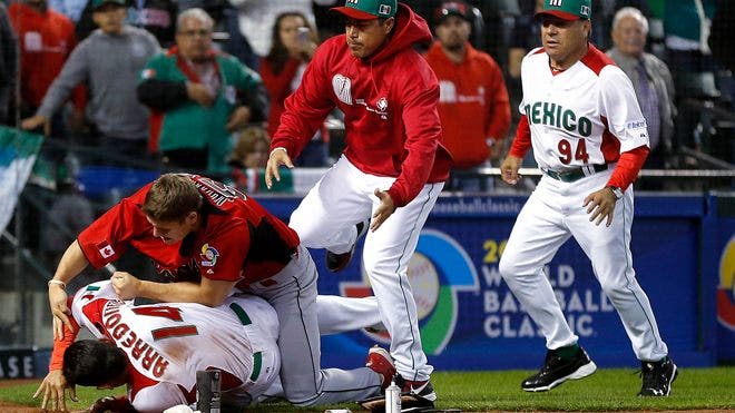Perkelahian sengit terjadi menjelang akhir kemenangan Kanada 10-3 World Baseball Classic atas Meksiko