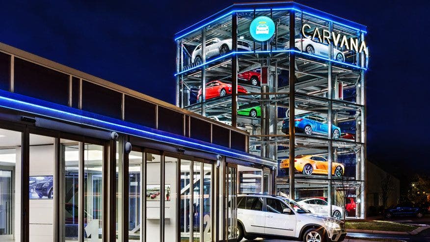 Carvana memperkenalkan mesin penjual mobil pertama di dunia