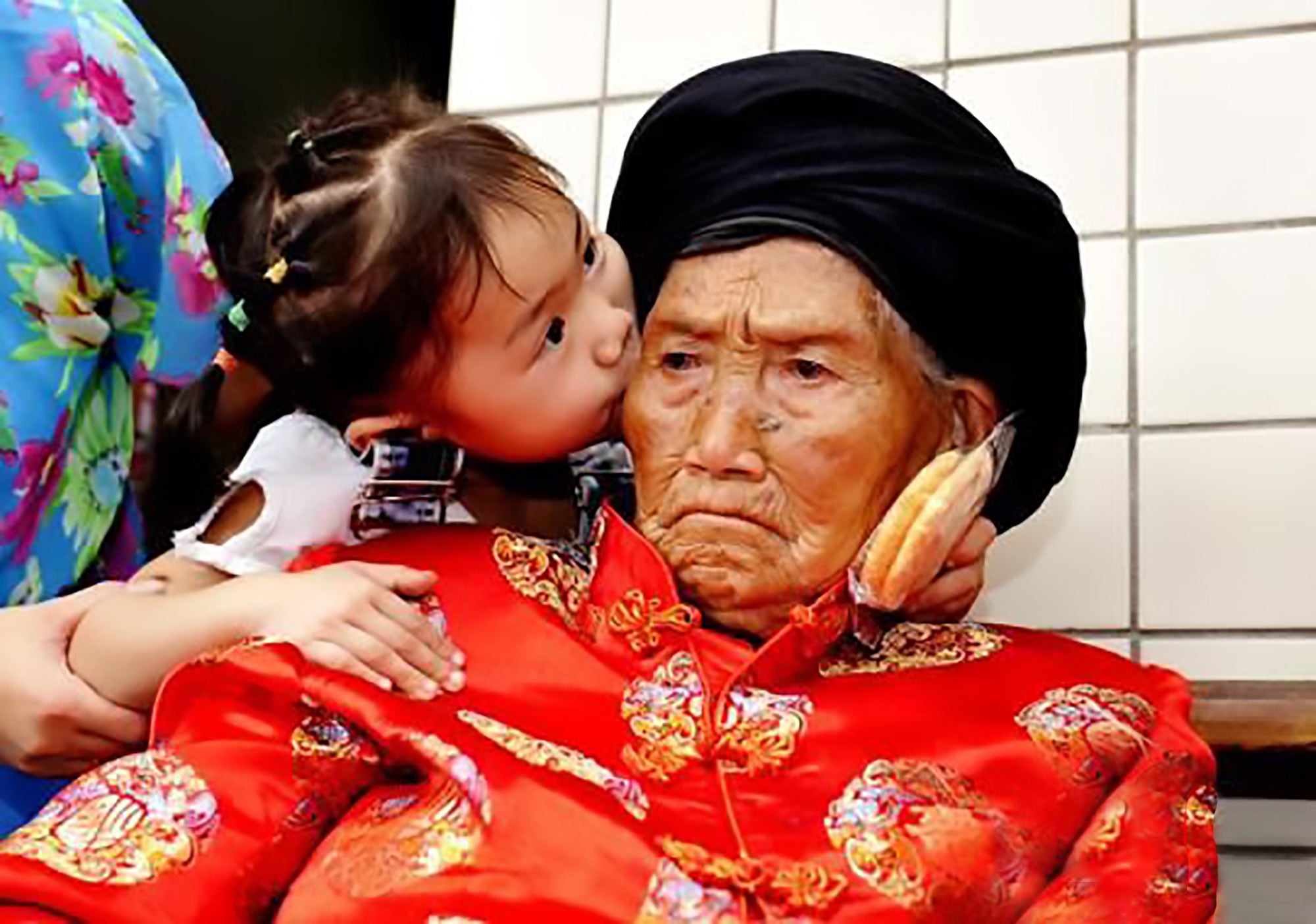 Долголетие китая. Китайский старик. Старики в Китае. Китайская бабушка. Бабушка китаянка.