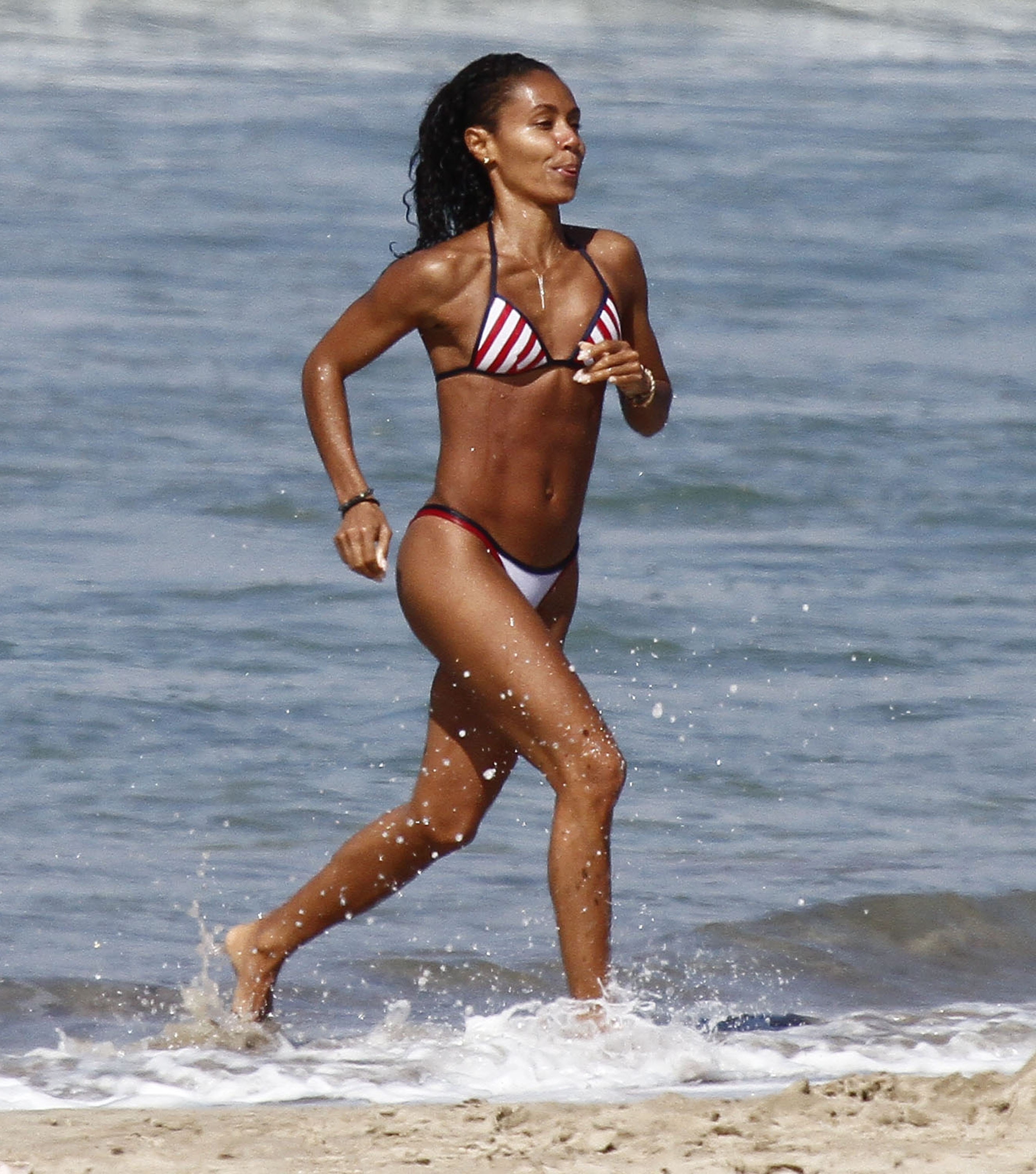 Jada Pinkett Smith flaunts her abs Which celeb has the best