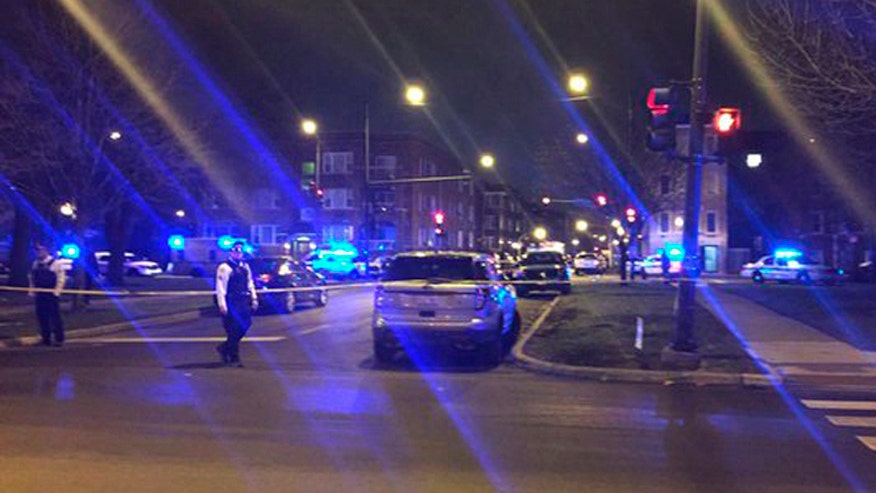 Three Chicago Police Officers Shot During Drug Investigation Gunman Killed Fox News 2588