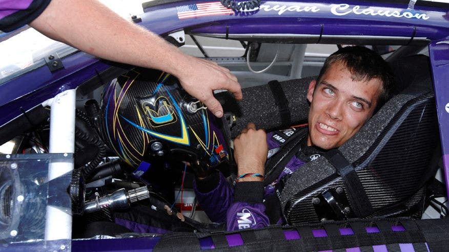 Pembalap trek tanah papan atas Bryan Clauson meninggal karena cedera kecelakaan