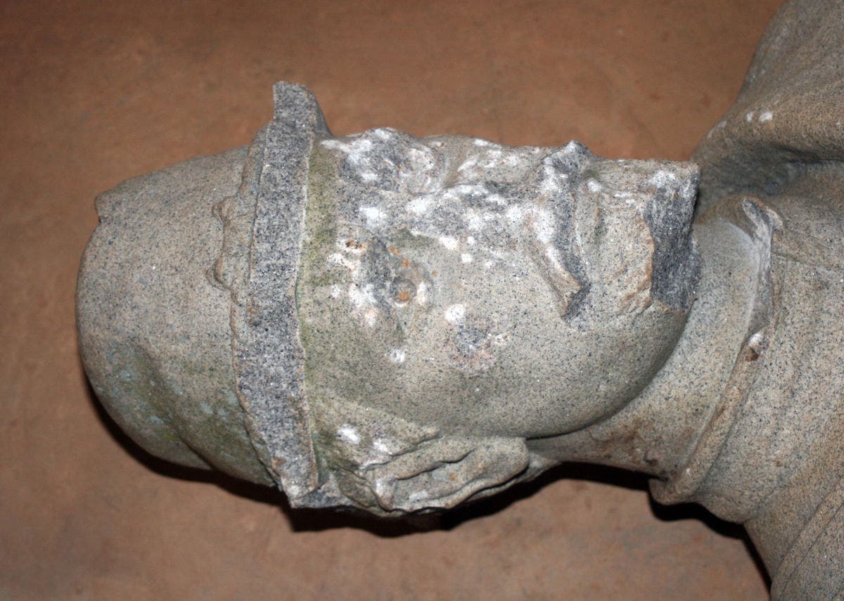 Confederate statue in vandalized to the tune of 200G