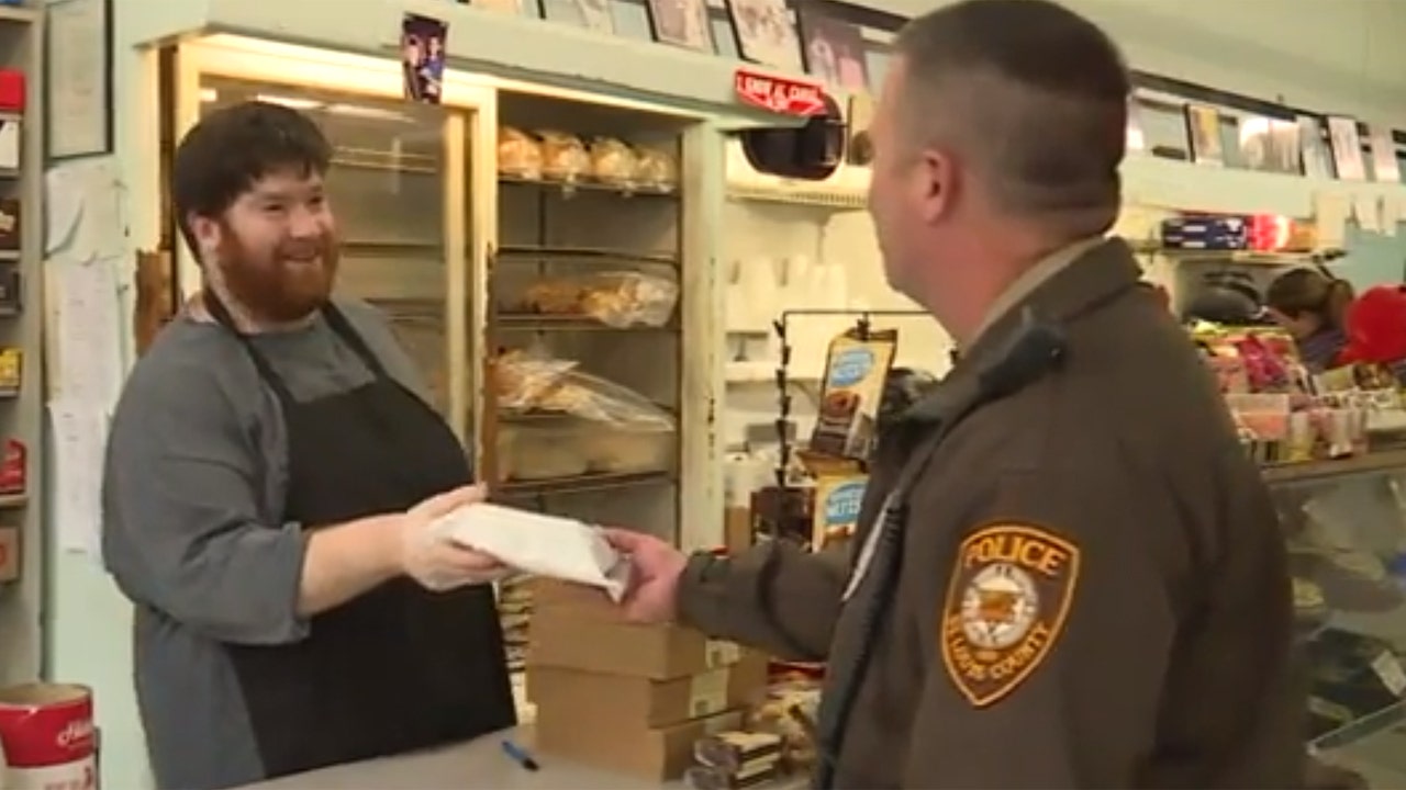 Missouri police officers' lunches paid for at deli by 'mystery man ...