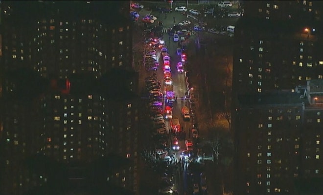 2 NYPD officers shot in Bronx housing project, suspect kills himself ...