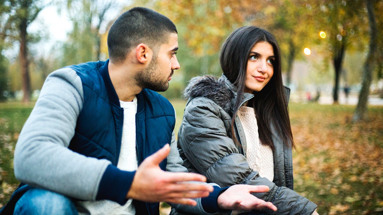 Видео встреча с девушками. First Date : late to Date. My sub couple.