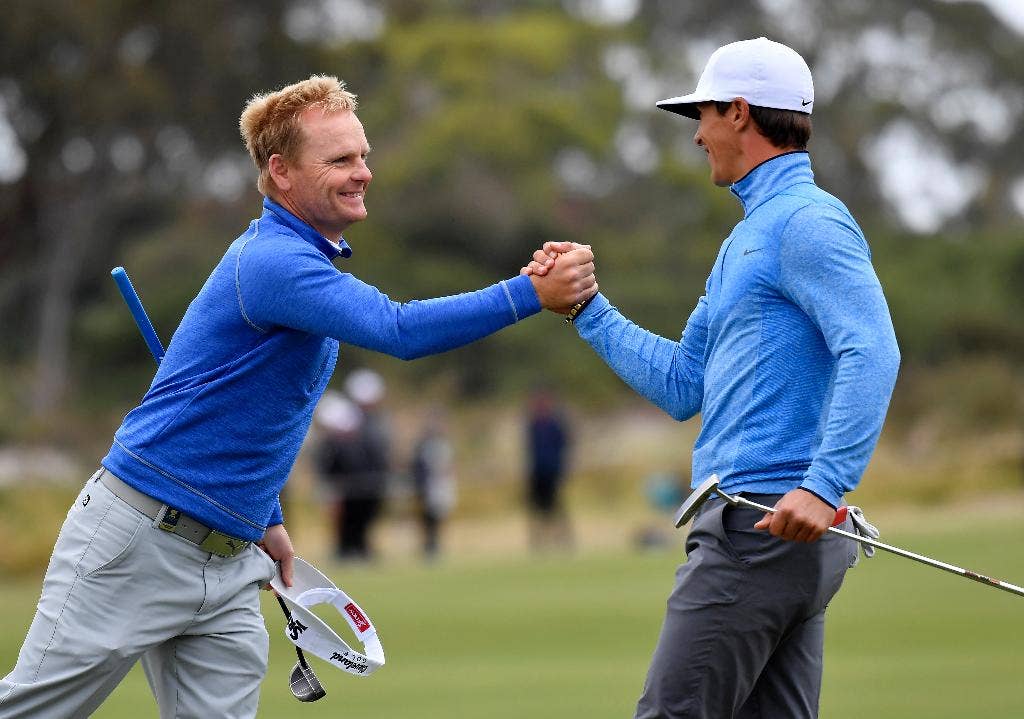 Denmark mendominasi untuk memimpin putaran ke -2 di Piala Dunia