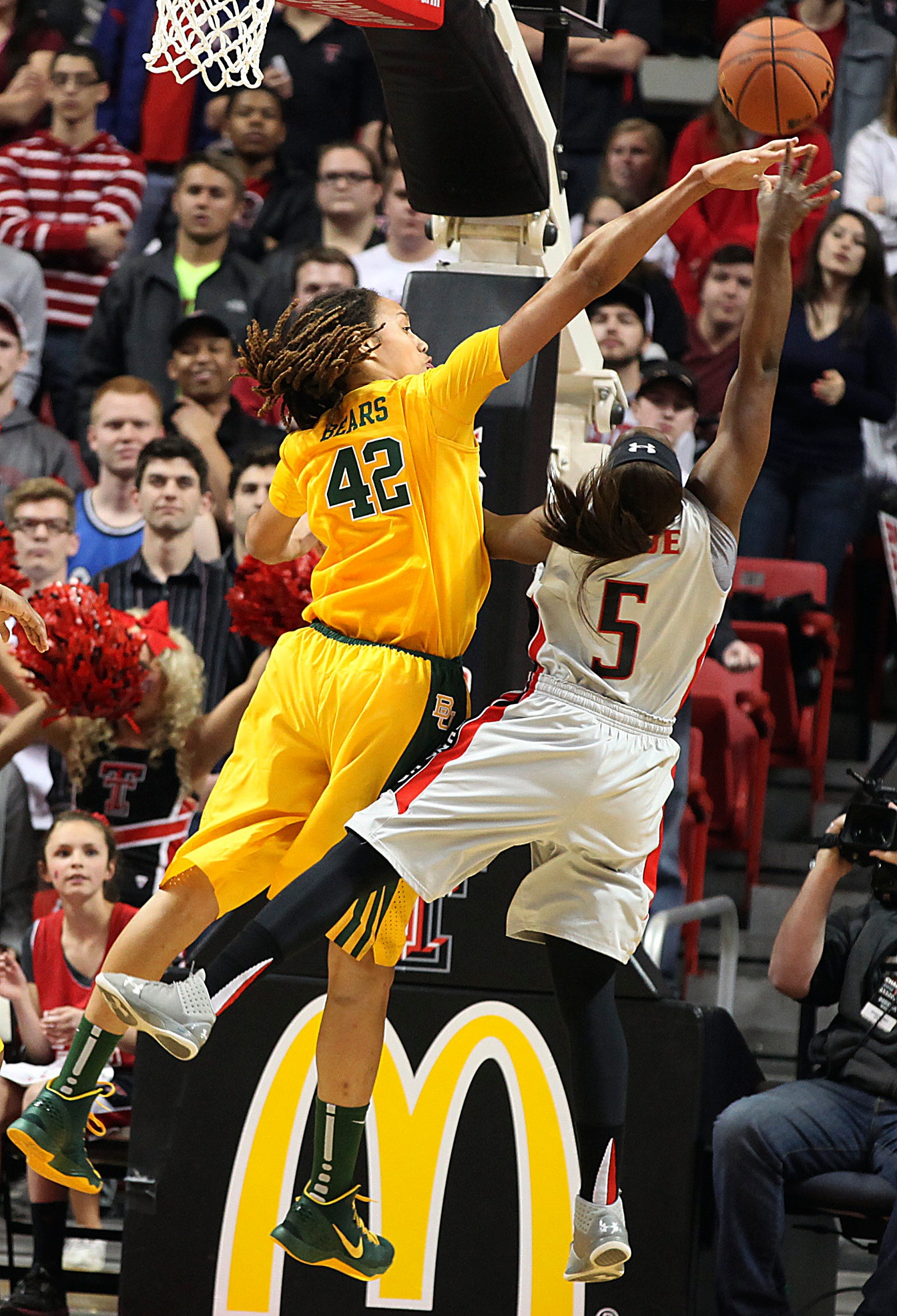 Brittney Griner mendapat 40 sebagai nomor 1 Baylor rute Texas Tech 90-60