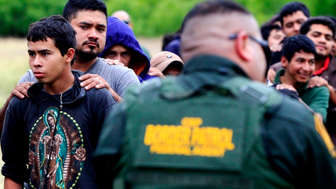 Immigration: Border Patrol Agents Arrest More Than 200 Immigrants ...