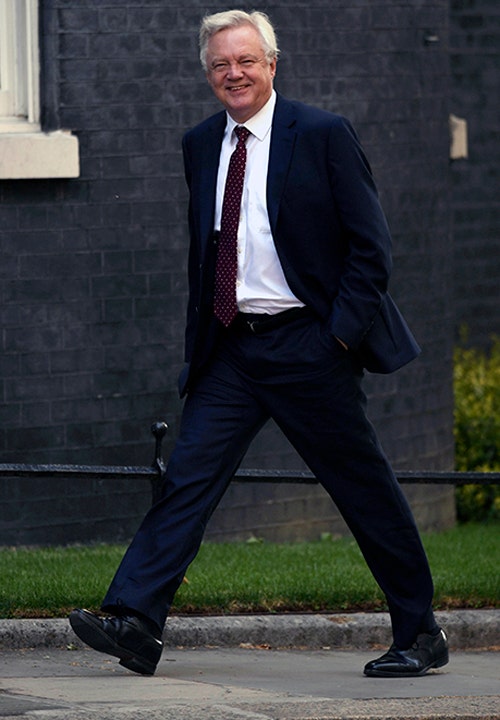 Top UK official in charge of Brexit quits in fresh blow to May