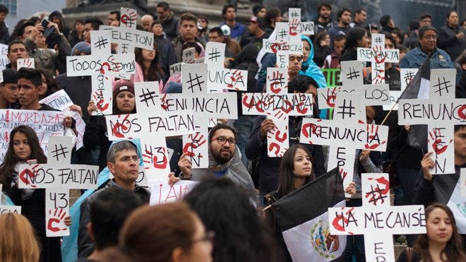 In Mexico City, a day of protest, a night of unrest over 43 missing students