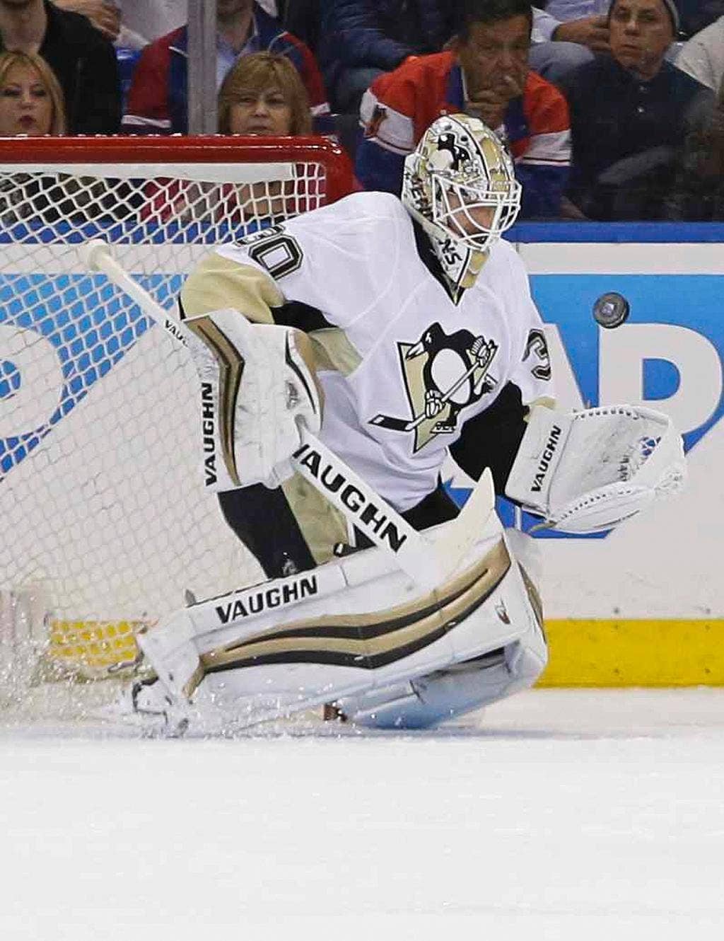 Kiper rookie Penguins, Murray, membuat Rangers gelisah