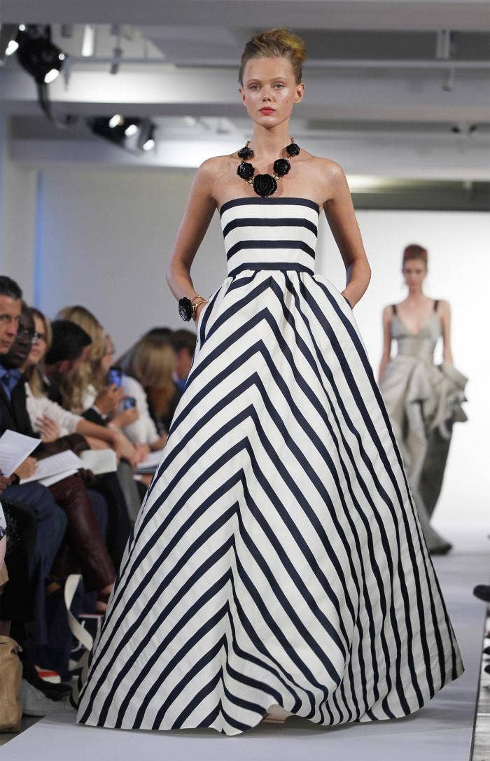 Cara tampil bagus dalam balutan garis-garis