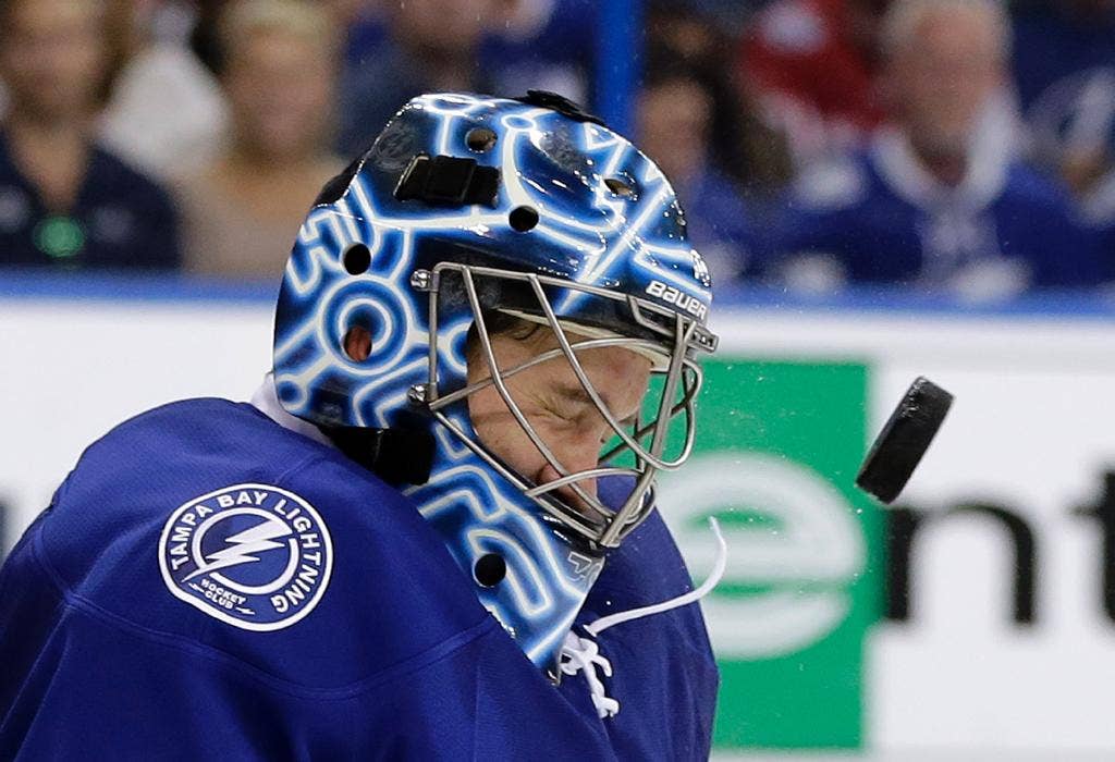 Bishop bersinar, Lightning menghilangkan Red Wings dalam 5 pertandingan