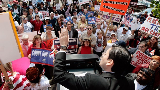 Immigrant rights group calls for resignation of DNC spokesman over ...