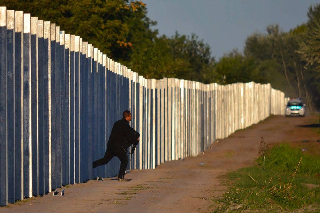 Ribuan migran terus menempuh jalur Balkan menuju UE