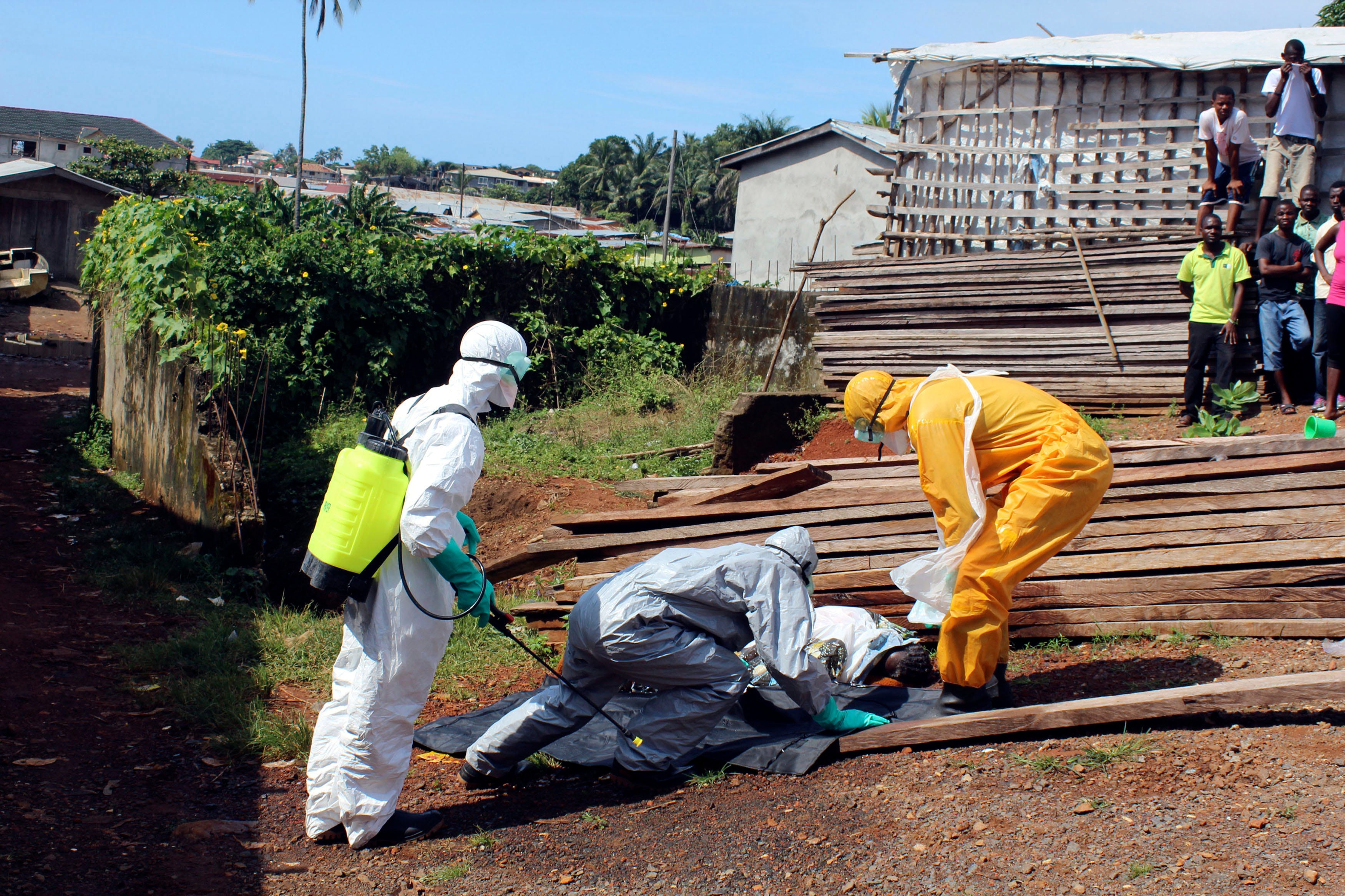 Sierra Leone Ebola Burial Workers Dump Bodies In Pay Protest Fox News 