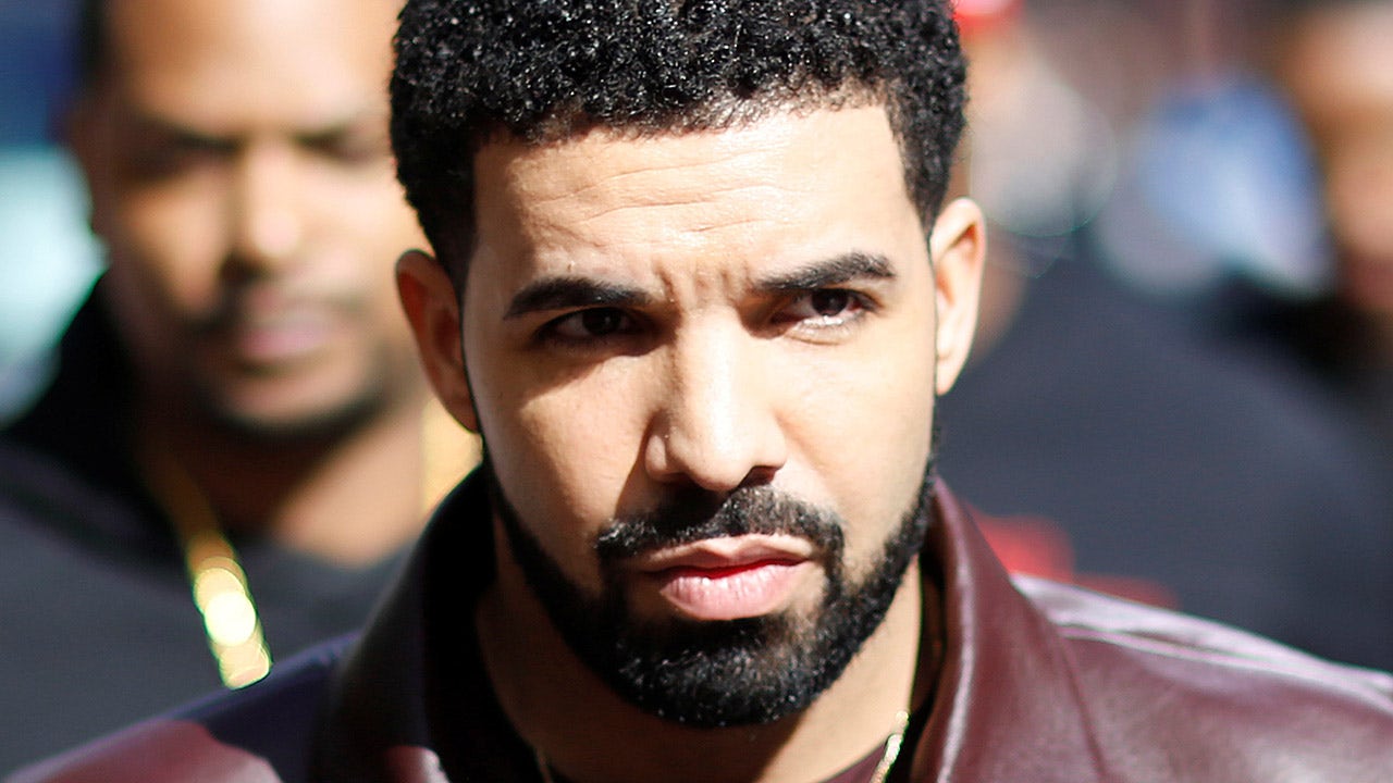 Drake Denies That He Got An Instagram Model Pregnant