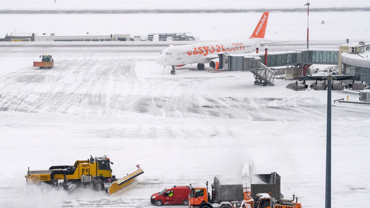 Captivating Paris Airports Ordered To Cut Sunday Flights As Heavy Snow Forecast Moment for Desktop Captivating Paris Airports Ordered To Cut Sunday Flights As Heavy Snow Forecast Moment for Desktop