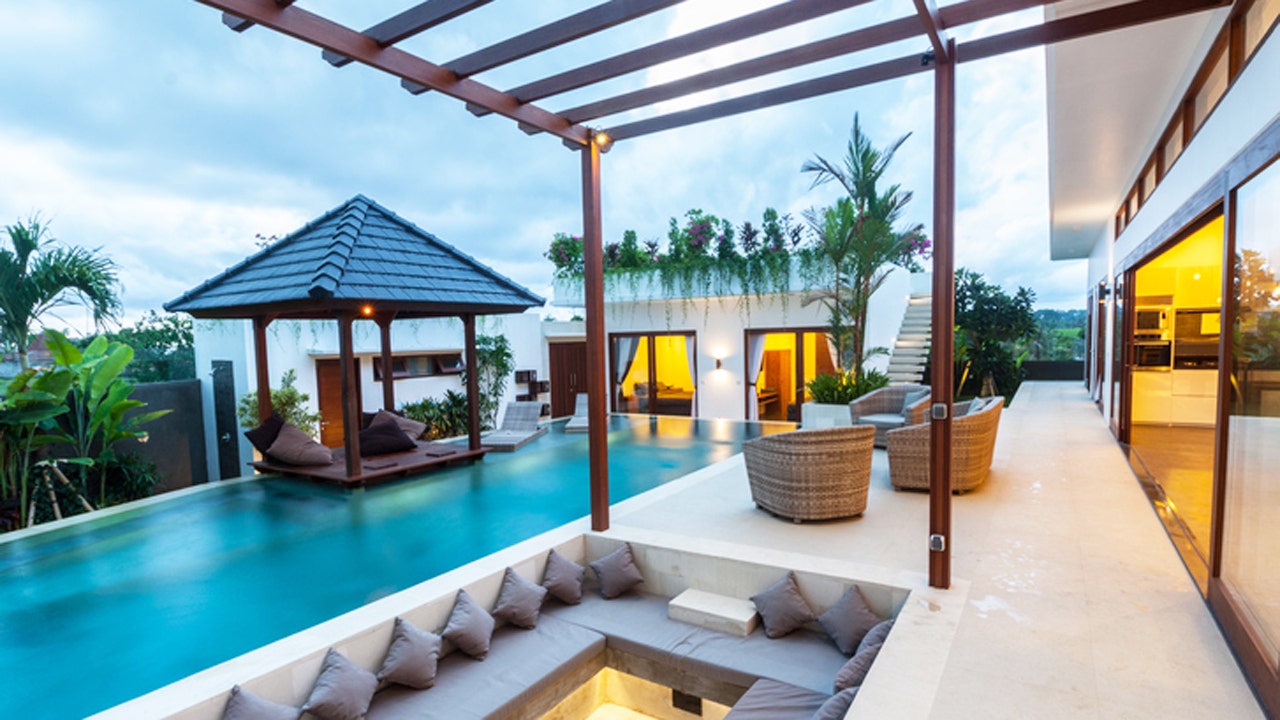 World's best job? Company will pay you $10,000 a month to travel the globe in luxury