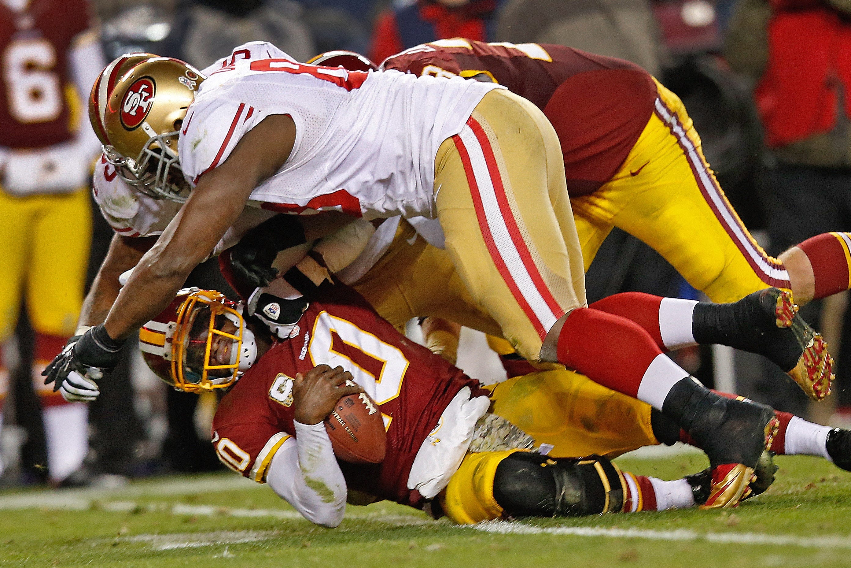 Robert Griffin III has his father's back after locker room visit