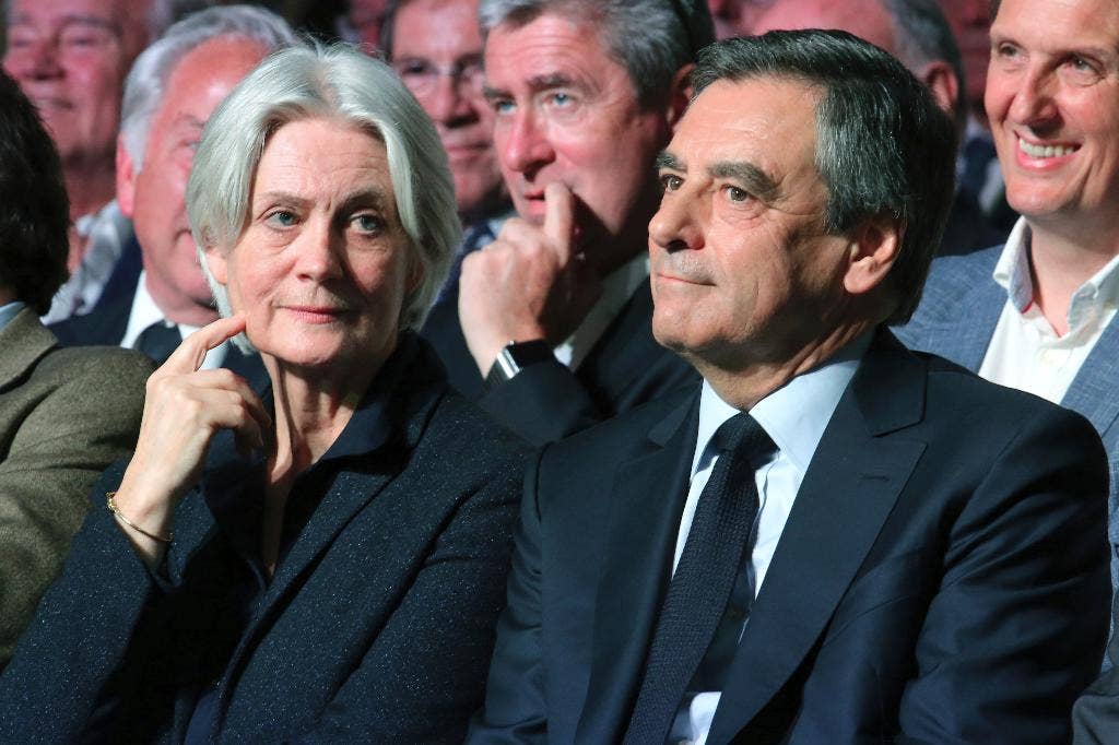 Fillon berjuang untuk mempertahankan peluangnya dalam kursi kepresidenan