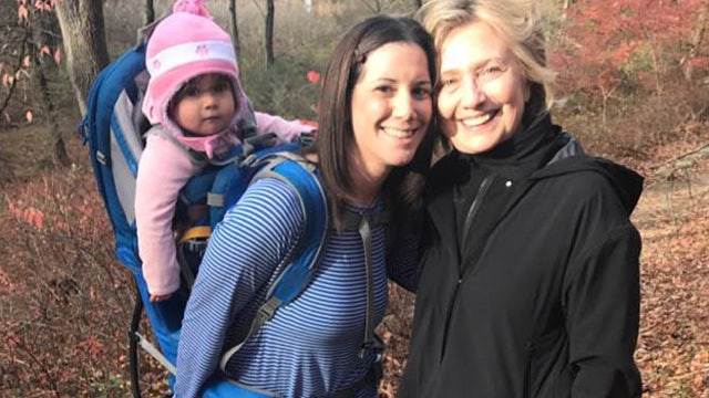 Young Mother Bumps Into Bill And Hillary Clinton On Post Defeat Walk Fox News 